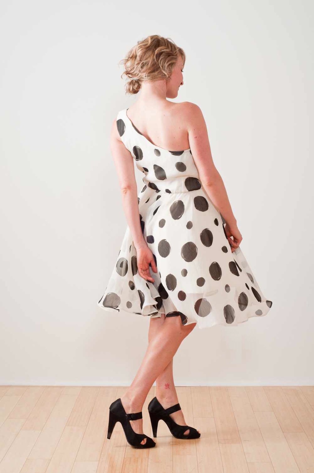 Vintage-inspired dress by 50 Dresses